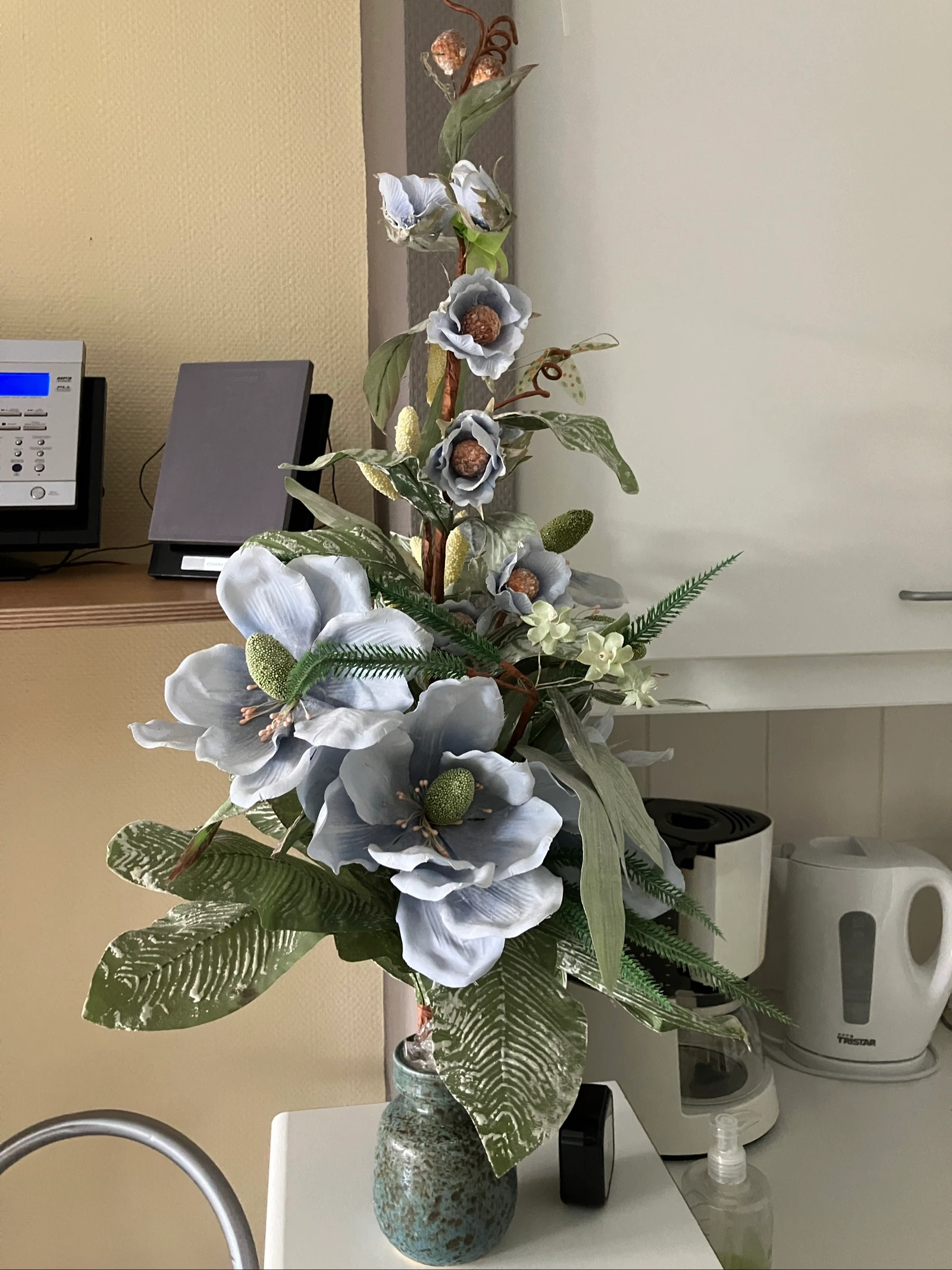 Bloemstuk met vaas / kunstplant decoratie